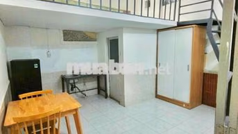 Phòng Trệt Siêu Rộng Gần Trường VAA Và Công Thương Sẵn Máy Lạnh