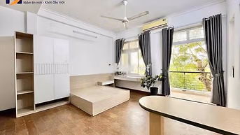 Phòng mới xây ban công đầy đủ nội thất cao cấp gần CẦU CHÁNH HƯNG UEH