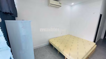 Cho thuê phòng ban công 20m2 hẻm xe hơi Lê Văn Sỹ q3