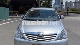 Toyota Innova 2.0G 2010 Số sàn Bạc