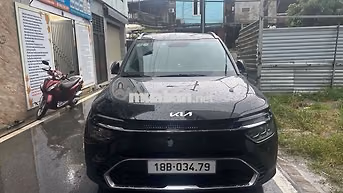 Kia Carens 2025 Luxury Đen 7 chỗ 7000km