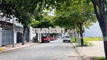 Cho thuê nhà phố khu dân cư 4Pn 4wc có nội thất cơ bản