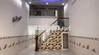 Nhà đức lững . Đường HT-17 củ giờ TTH .