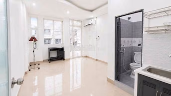 Thuê ngay căn 28m2 ban công full nội thất ngay Nguyễn Xí gần Văn Lang