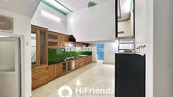 PHÒNG CÓ GÁC Q6 giáp Q5 50m2 ở được 4-5 bạn gần ĐHYD, ĐH Mở