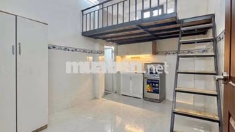 Cho Thuê Căn Hộ Gác Full Nội Thất 4ng3xe Rộng 25m2 Ngay Cầu Kiệu Q1