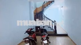 Cho thuê nhà ngõ 78 Duy Tân - 60m2 x 5 tầng, nhà đẹp ngõ ô tô đi lại