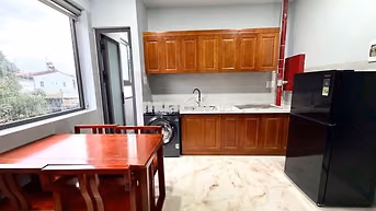CHO THUÊ CĂN HỘ 1 PN FULL NỘI THẤT CÓ CỬA SỔ THOÁNG MÁT ĐƯỜNG MÊ LINH