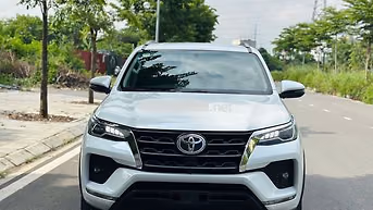 Toyota Fortuner 2.4G AT 2022 Trắng