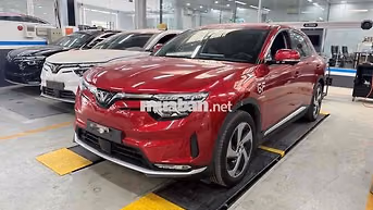 VinFast VF8 Eco 2023 pin SDI giá còn Giảm
