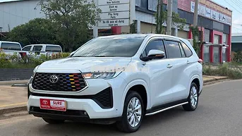 TOYOTA INNOVA CROSS 2.0V 2026 TRẮNG
