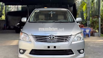 Toyota Innova 2.0G Tự động Bạc 72.000km