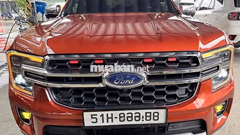 Ford Everest Titanium Plus 2023 2 cầu Tự động