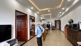 Gia đình cần bán căn hộ 2pn có sổ hồng chỉ 2,4 tỷ