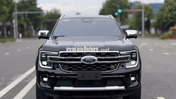 Ford Everest Titanium Plus 2.0L 4x4 AT 2025 Đen