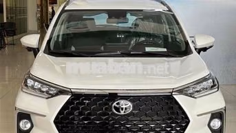 Toyota Veloz Cross Trắng 7 chỗ