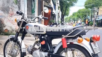 Honda SS50 Bạc Cổ điển
