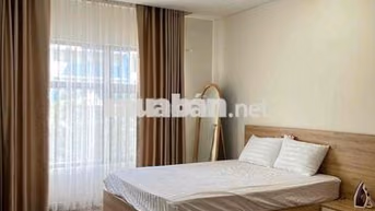 Cho thuê căn hộ 3 phòng ngủ chung cư Monarchy, Full nội thất, giá tốt