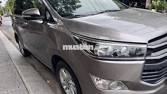 Toyota Innova Nâu Tự động Xăng