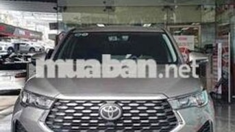 Toyota Innova Cross 2024 Đồng Ánh Kim 62.000 km