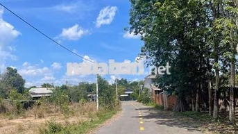Bán cắt lỗ lô đất thổ cư đường nhựa giá 320 triệu, đối diện trường học