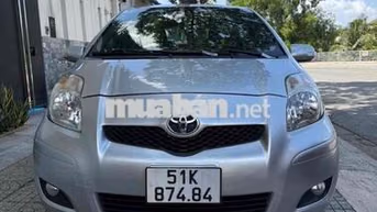 Toyota Yaris Số tự động 5 chỗ Bạc