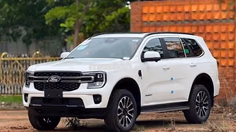 Ford Everest Platinum 2.0L 4x2 AT 2026 Trắng