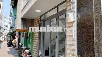 BÁN NHÀ TRẦN PHÚ Q5 ( HẺM XE HƠI ĐẬU TRƯỚC NHÀ)