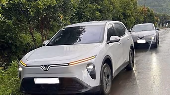 VinFast VF MPV 7 2026 Trắng 7 chỗ 8000 Km