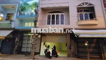 Cho thuê nhà Mặt tiền gần Hải Thượng Lãn Ông, Q5- 9,2x24m- 4 tấm- 8p