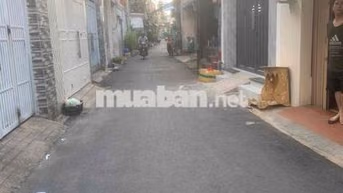 Cho thuê nhà 4x30m, gác lững, 3pn, đường xe tải thông, THT, Q12