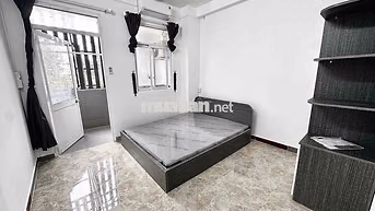 Cho thuê căn hộ 1Pn Ban công Q5 gần ĐH Kinh tế UEH, ĐH Y Dược