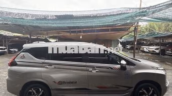 Mitsubishi Xpander AT 1.5 Premium Xám 7 chỗ