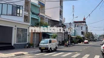 Bán tòa nhà đang kinh doanh chdv +quán Cafe 