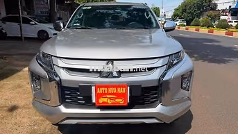 Mitsubishi Triton 2021 1 cầu Số tự động Bạc