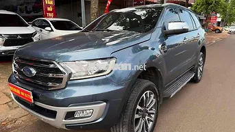 Ford Everest Titanium 2018 Xanh 7 chỗ