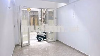 Tìm nhà nguyên căn Quận 4 khoảng 11 triệu, 2 phòng ngủ