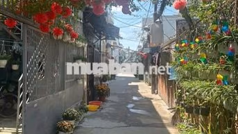 Cho thuê nhà rộng Nguyễn xí 5x19m 1 lầu 3pn giá 18 triệu TL 