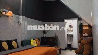 cho thuê nhà nguyên căn.đầy đủ nội thất 2pn2wc. BÙI VIỆN Q1
