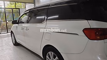 KIA Sedona 2019 Dầu Trắng