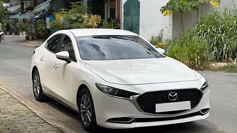 Mazda 3 Luxury 2022 Trắng 5 vạn km
