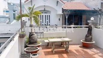 nhà cho thuê nguyên lầu 1 có sân