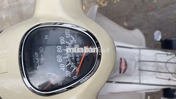 Xe máy Cub 50cc Cổ điển màu Kem