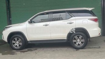 Toyota Fortuner 2019 Tự động Dầu 170000 km Trắng