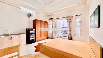 Cho Thuê Phòng Ban Công Siêu Thoáng Full Nội Thất Gần Đại Học Kinh Tế