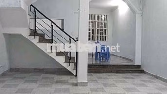 NHÀ TL50 NGAY CHỢ ĐƯỜNG 3PN SẴN 1 MÁY LẠNH