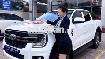 Ford Ranger XLS 4x2 AT 2025 Trắng 11.000 km