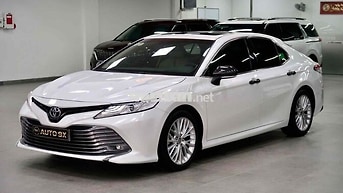 Toyota Camry 2.5Q 2020 Trắng Ngọc Trai 20000 km