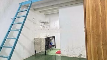 PHÒNG CÓ GÁC - SẴN MÁY LẠNH - TỦ ĐỒ