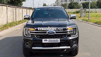 Ford Everest Titanium 2024 7 chỗ Đen